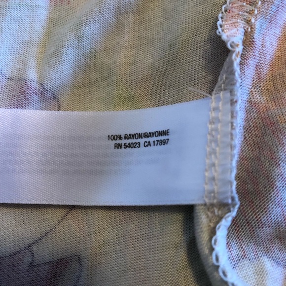 OLD NAVY RUFFLED V NECK FLORAL TANK Sz XS/TP - Picture 12 of 12